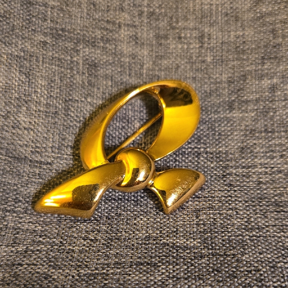 Napier Gold Tone Knotted Bow Loop Brooch